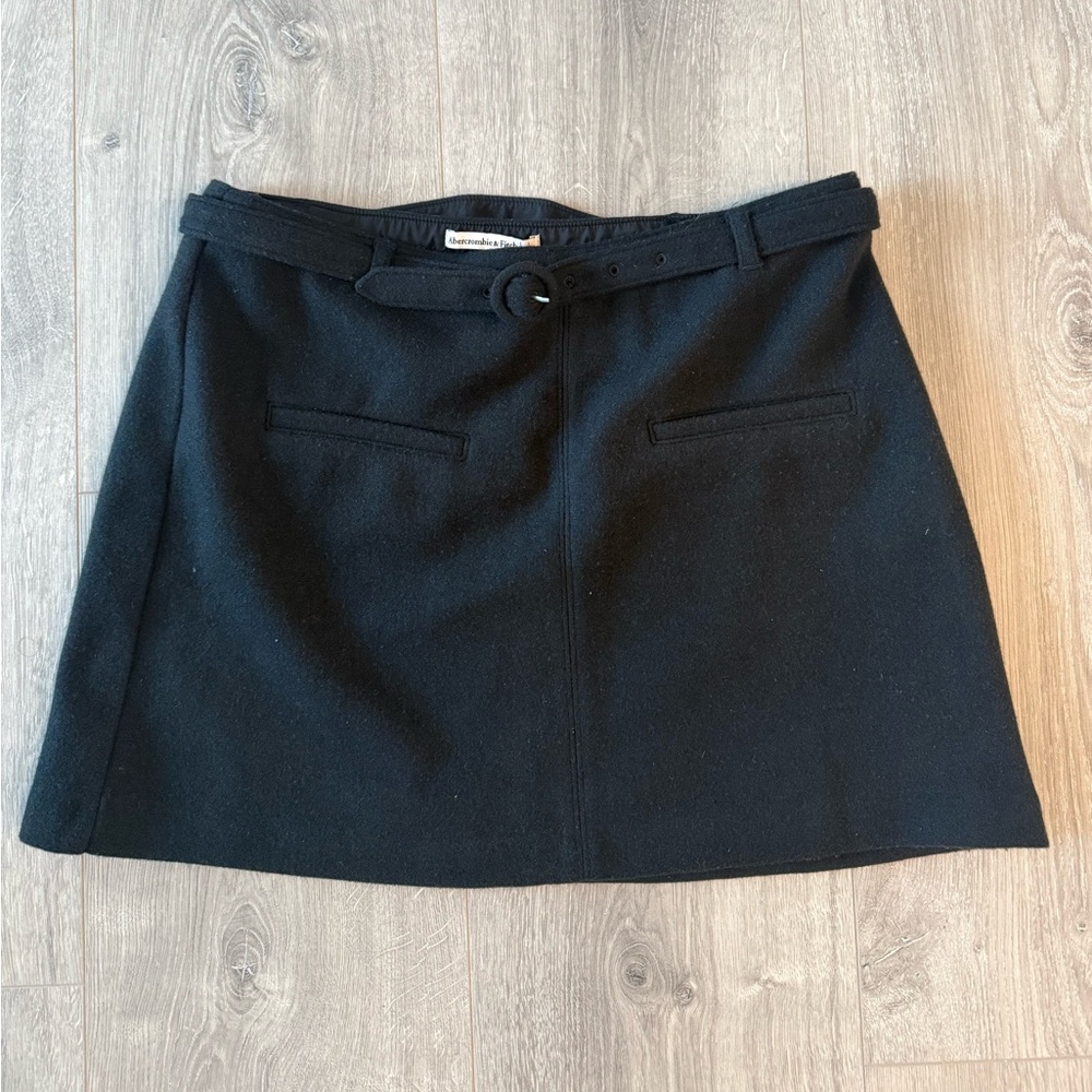 NWT: Abercrombie & Fitch Black Wool Skirt - Size L